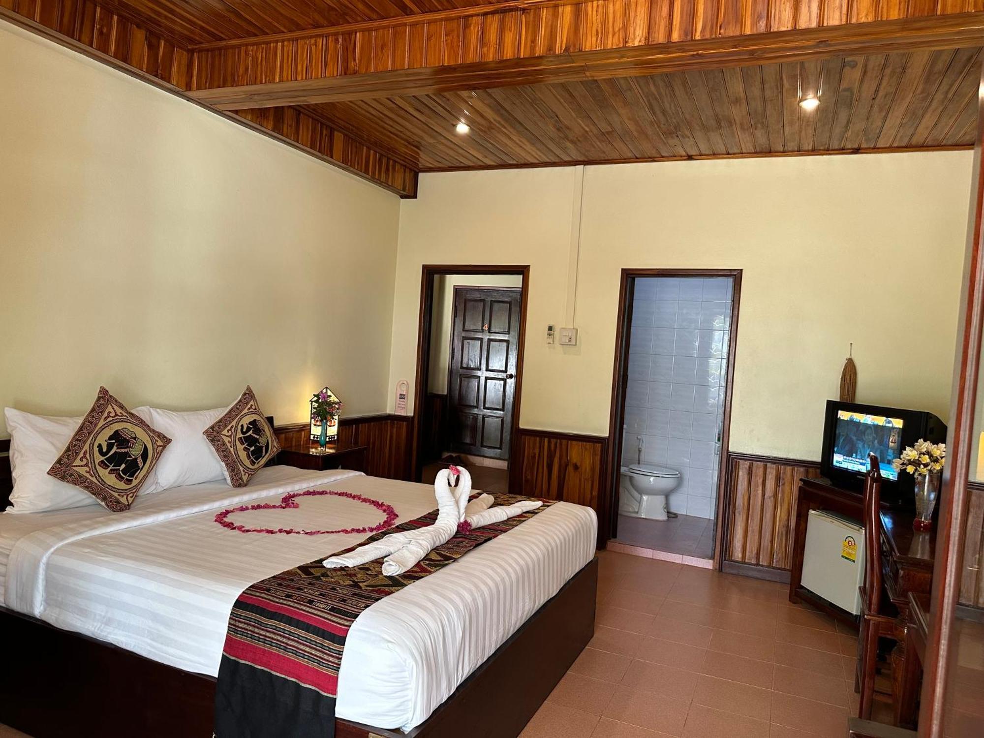 Villa Alounsavath Mekong Riverside Luang Prabang Exterior photo