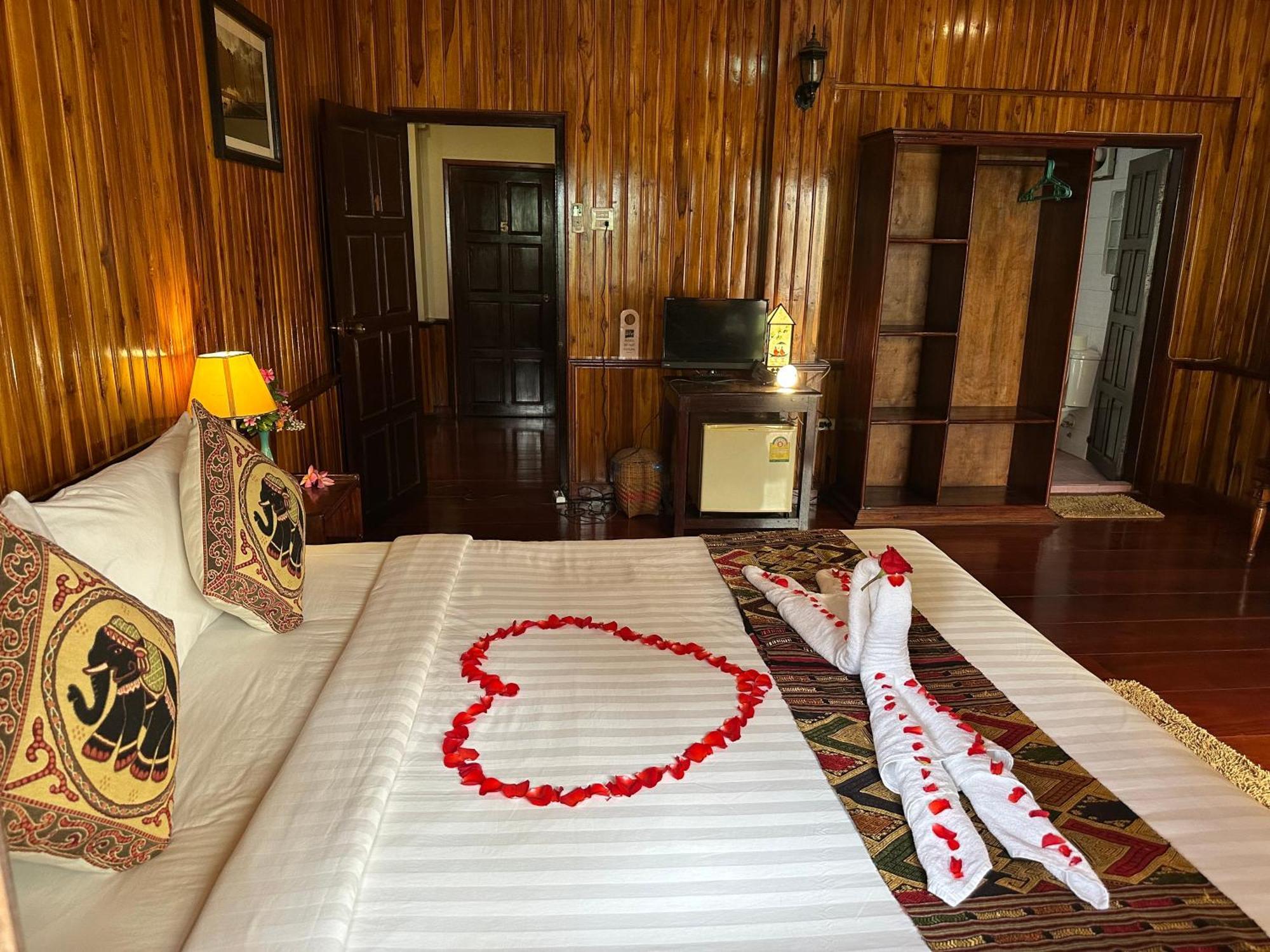 Villa Alounsavath Mekong Riverside Luang Prabang Exterior photo