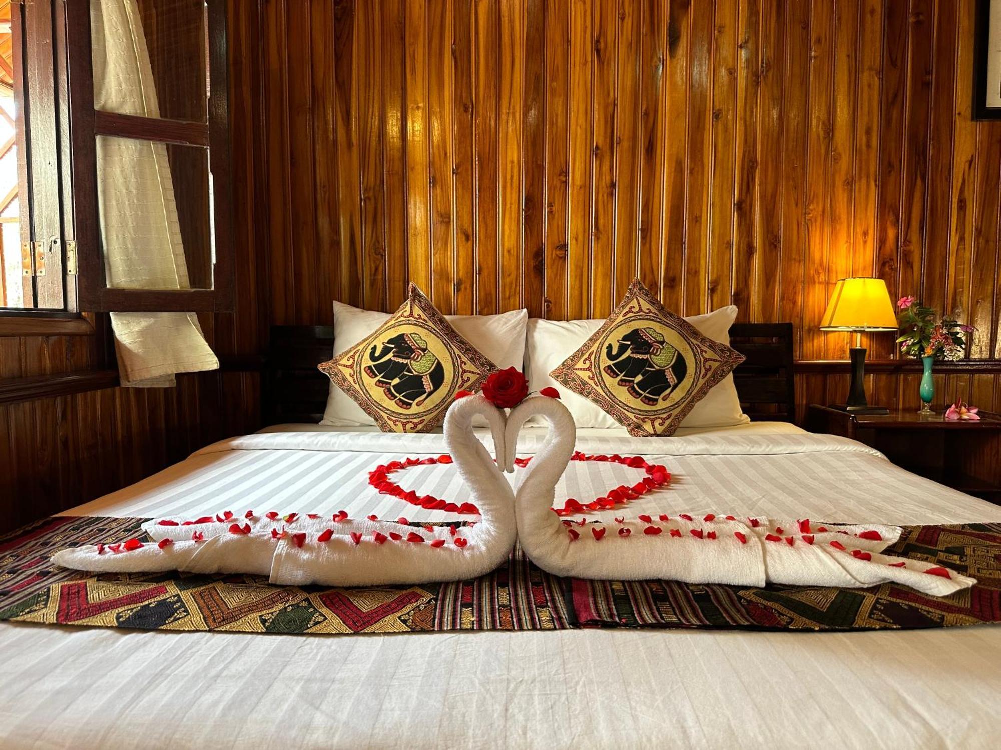 Villa Alounsavath Mekong Riverside Luang Prabang Exterior photo
