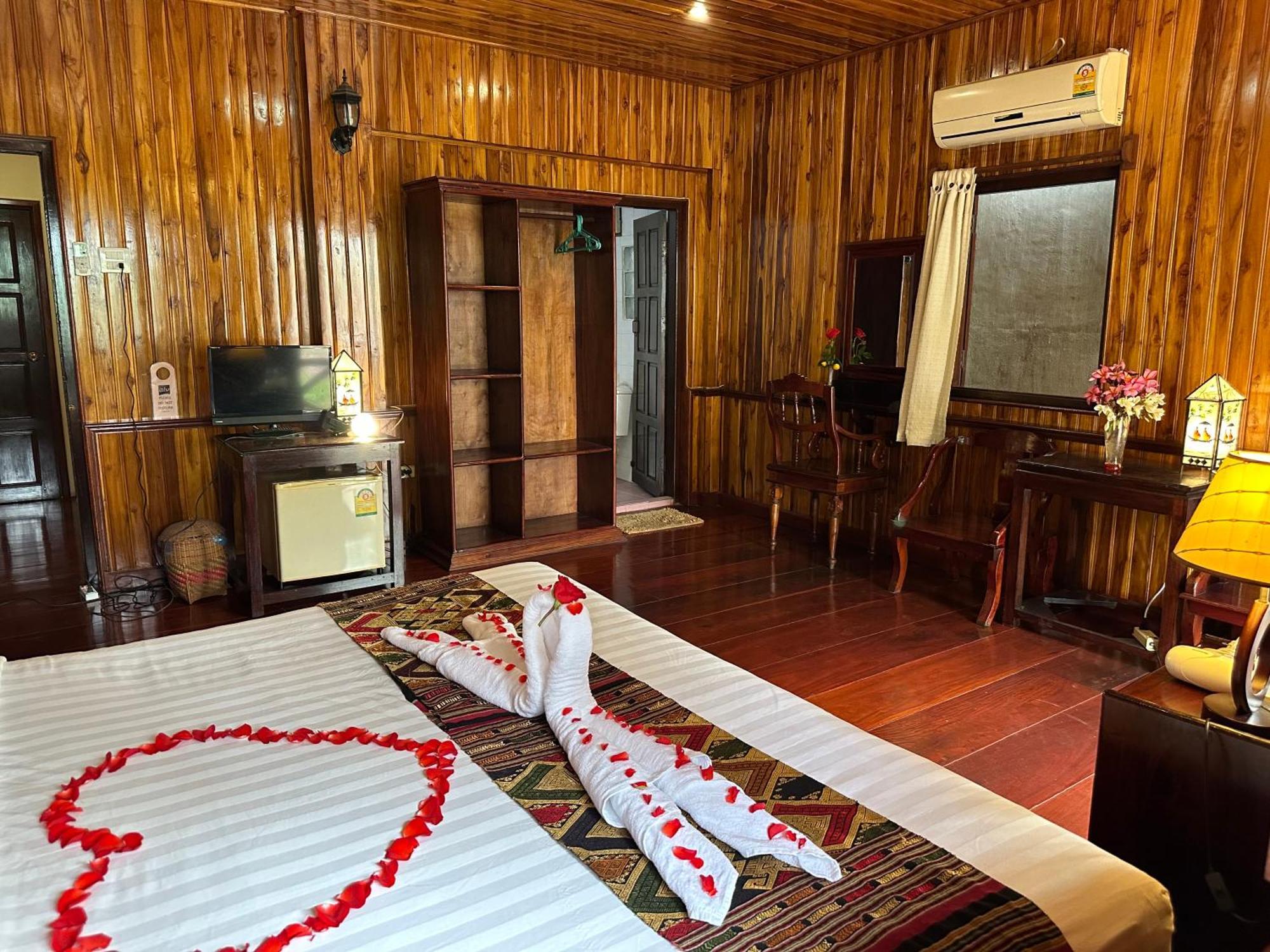Villa Alounsavath Mekong Riverside Luang Prabang Exterior photo